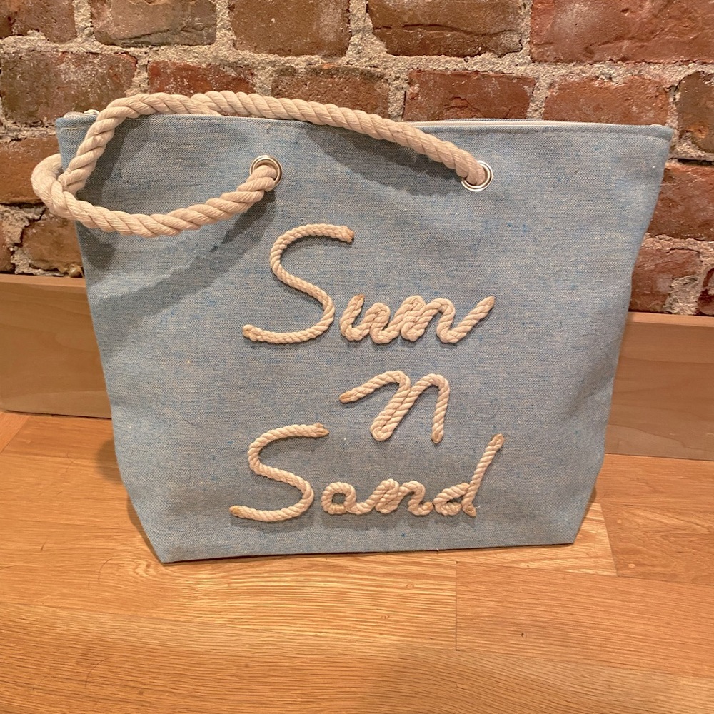 Blue canvas beach tote bag w “Sun and Sand” detail